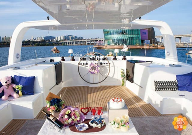 seoul-golden-blue-marina-luxury-private-yacht-rental-han-river-yacht_1